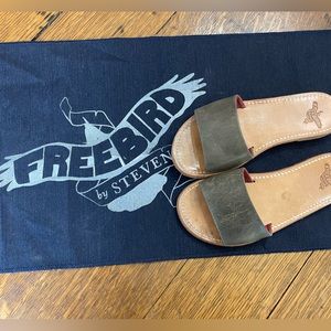 Freebird Slide Sandals - size 7